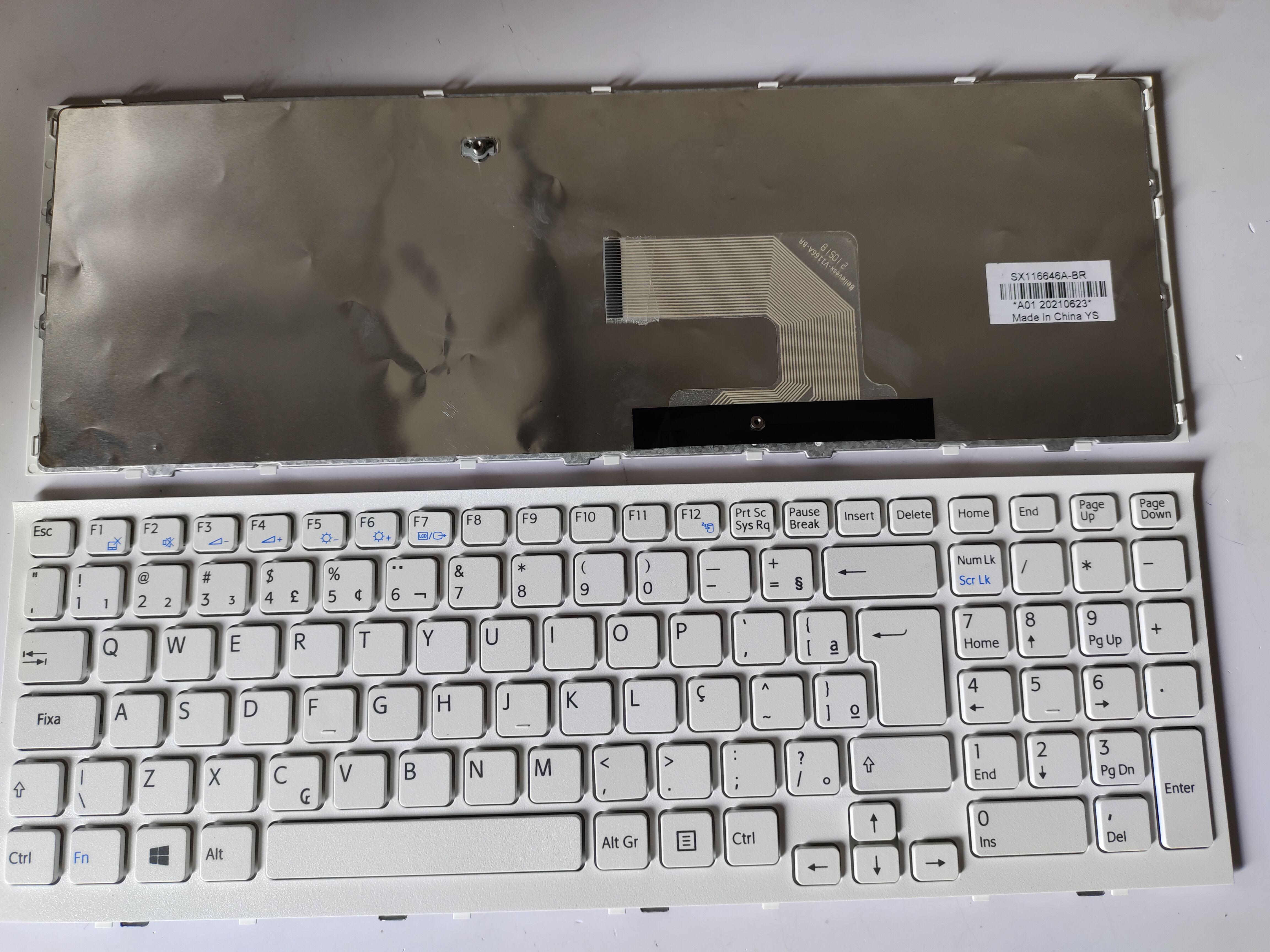 Picture of New Replacement Laptop Keyboard For SONY EE/VPC-EE WHITE FRAME BLACK (OEM) BR Layout
